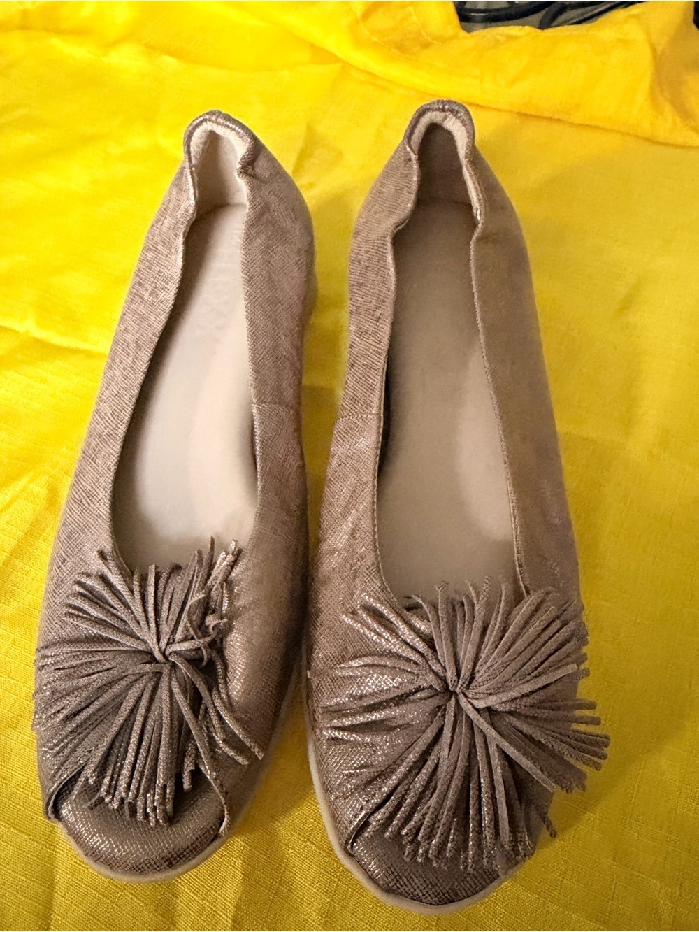 THE FLEXX Taupe Fringe Peep-Toe Flats